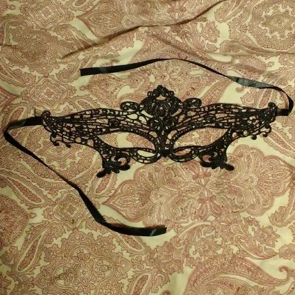 Black Lace Masquerade Elegant Party Mask BDSM Life - Picture 6 of 6